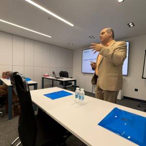 برگزاری کارگاه آموزشی تکنولوژی های نوین در مدیریت دیابت ویژه اعضای محترم انجمن گابریک (پمپ انسولین و سنسور قند خون)